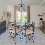 Ferienhaus Lovely In Sanilhac-sagries