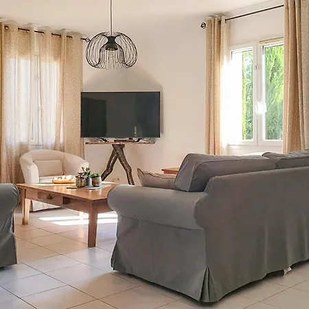 3 Bedroom In Sanilhac-sagries *