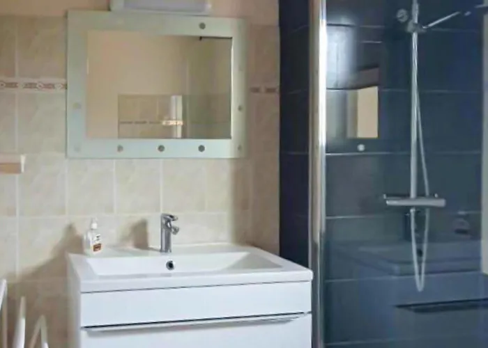 3 Bedroom In Sanilhac-sagries *