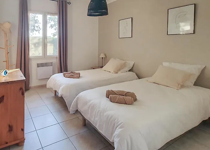 Dom wakacyjny 3 Bedroom In Sanilhac-sagries