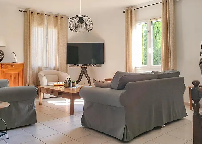 3 Bedroom In Sanilhac-sagries *