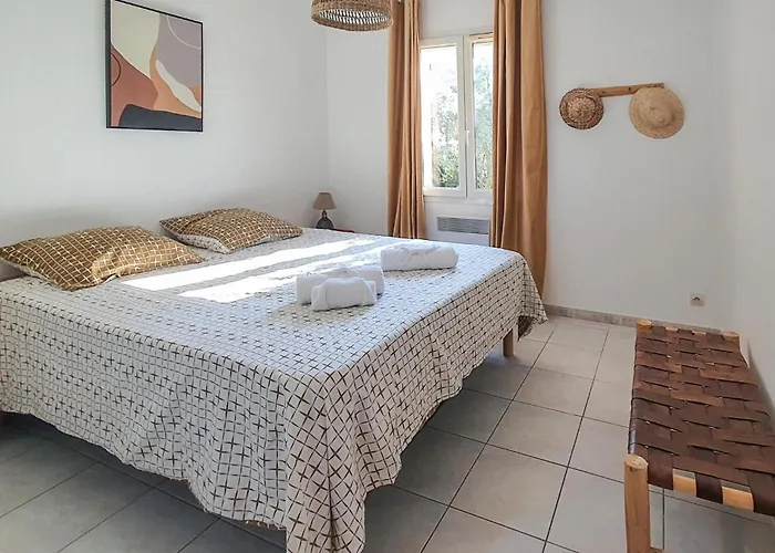 3 Bedroom In Sanilhac-sagries